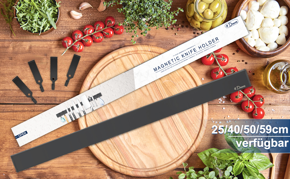 Bande porte-couteaux magnétique affichée avec fond de cuisine, avec une planche à découper en bois et des légumes frais.