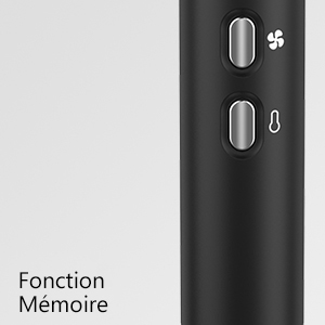 un gros plan de l'orateur et de l'orateur.