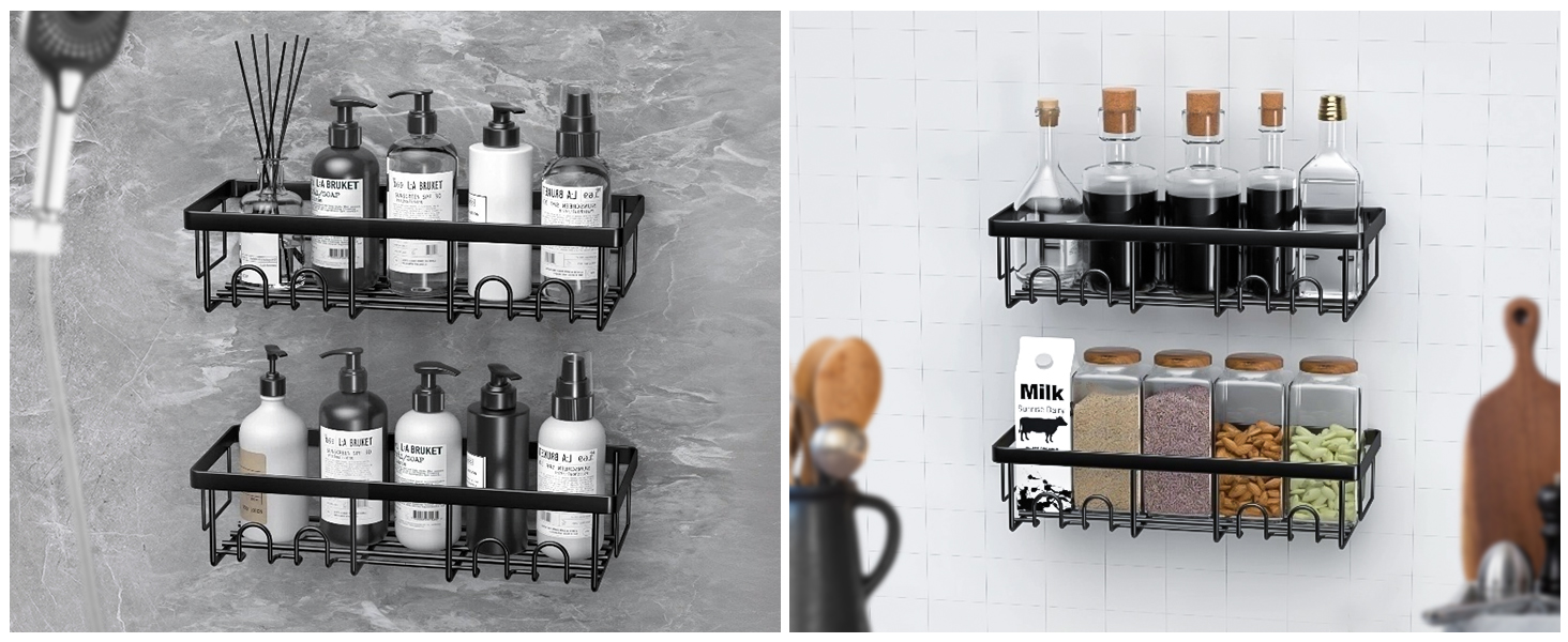 Étagères murales en métal à deux niveaux avec paniers en fil noir. Le côté gauche montre des bouteilles de toilette, le côté droit présente des articles de cuisine tels que des pots à épices et des bouteilles d'huile