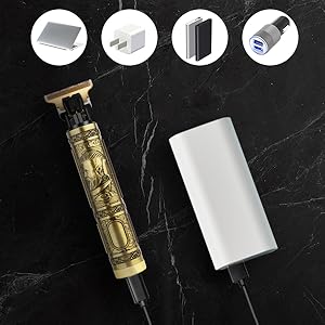 Appareil électronique doré avec port USB à côté d'une banque d'alimentation blanche. Vous trouverez ci-dessus des icônes indiquant la compatibilité de l'appareil avec divers appareils électroniques.