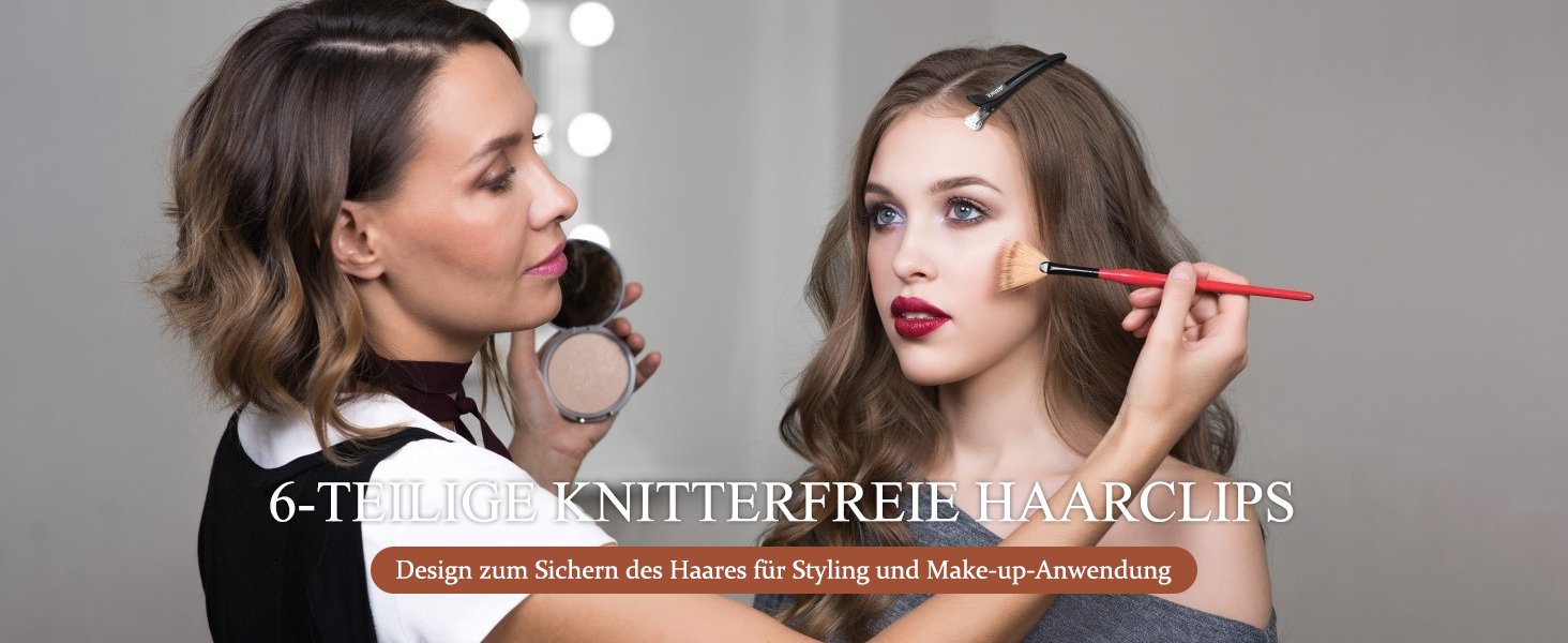 Scène d'application de maquillage. Une personne applique du rouge à lèvres à une autre. La superposition de texte mentionne des clips d'oreille « sans paillettes ».