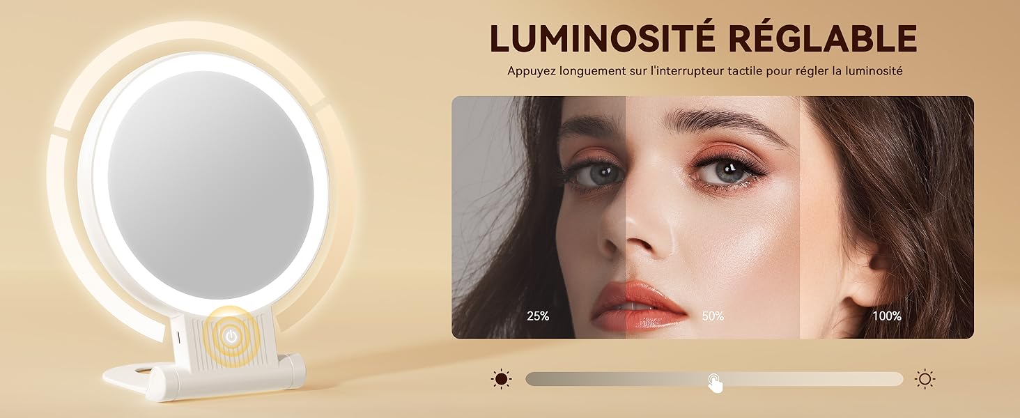 Miroir de maquillage circulaire illuminé à luminosité réglable. Le miroir reflète le visage de la personne, démontrant son utilisation pour l'application du maquillage.