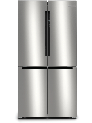 Plusieurs vues d'un réfrigérateur en acier inoxydable avec portes françaises, montrant différents angles du même modèle d'appareil.