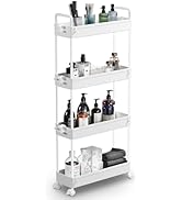 Étagère de rangement blanche à plusieurs niveaux avec plusieurs étagères et balustrades, présentée sous différents angles présentant diverses bouteilles et contenants organisés sur les niveaux.