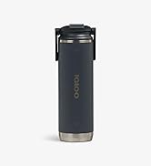 Le contenant cylindrique bleu foncé, représenté sous plusieurs angles, semble être un contenant à boisson isotherme ou un thermos.