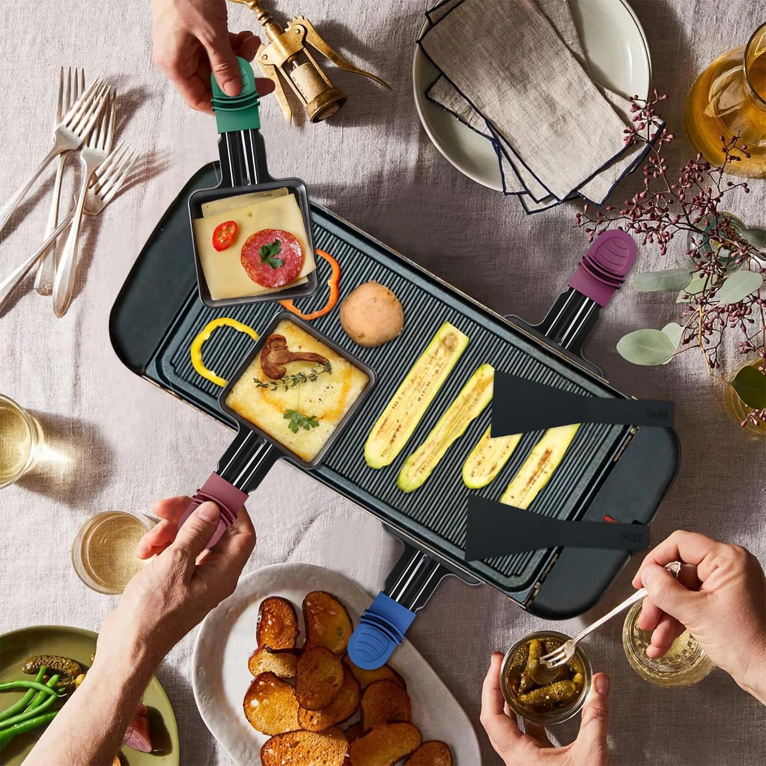 Poêlons à raclette carrés - poignée colorée - antiadhésif - 4 spatules - lave-vaisselle