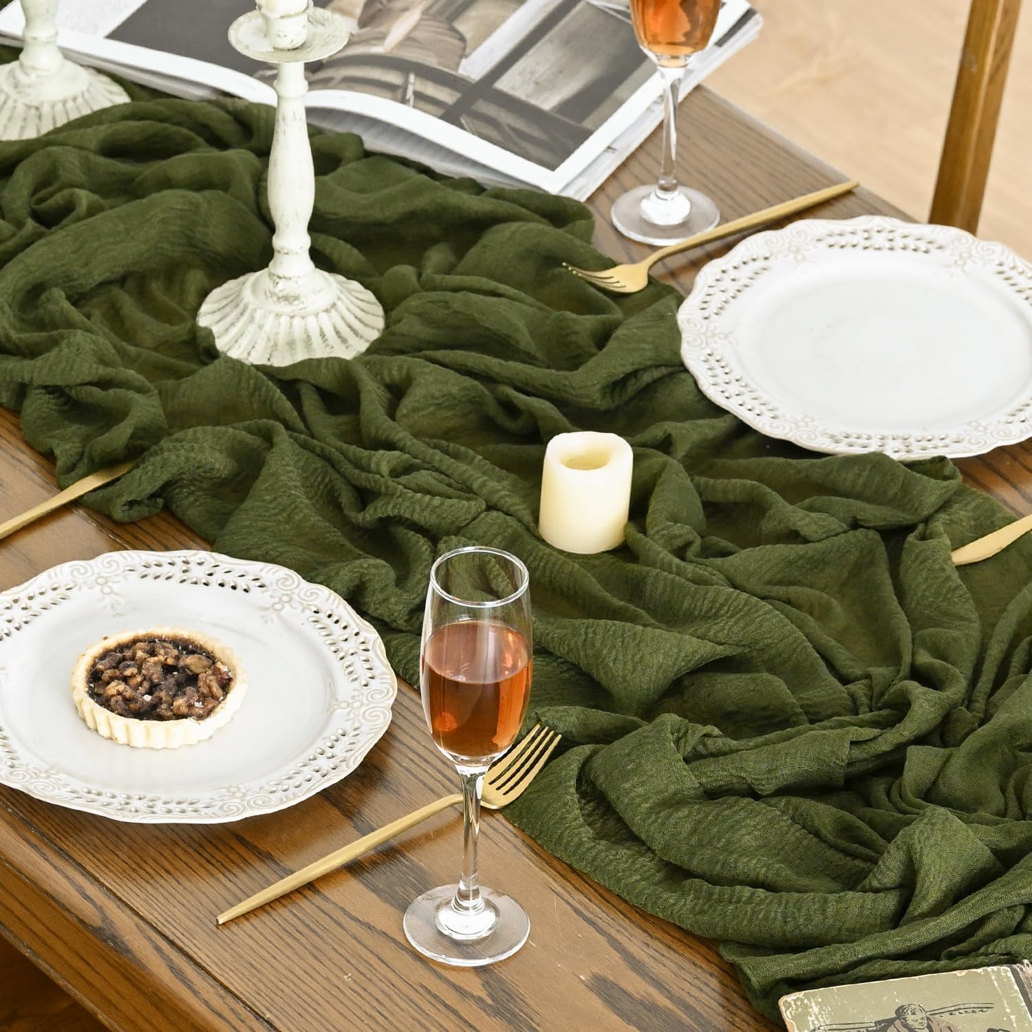 Artoid Mode - Chemin de Table Bohême - 300 cm - Gaze Mousseline Vert Olive