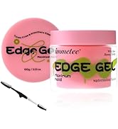 Le texte indique « Edge Gel » sur un contenant circulaire rose et un pot de produit coiffant avec un petit pinceau applicateur.