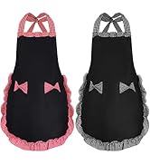 Deux tabliers de cuisine noirs avec garniture vichy et nœuds. Le tablier gauche a un motif à carreaux rouges et blancs, le tablier droit est en noir et blanc. Les deux présentent un col licou, des bords volantés et des nœuds décoratifs