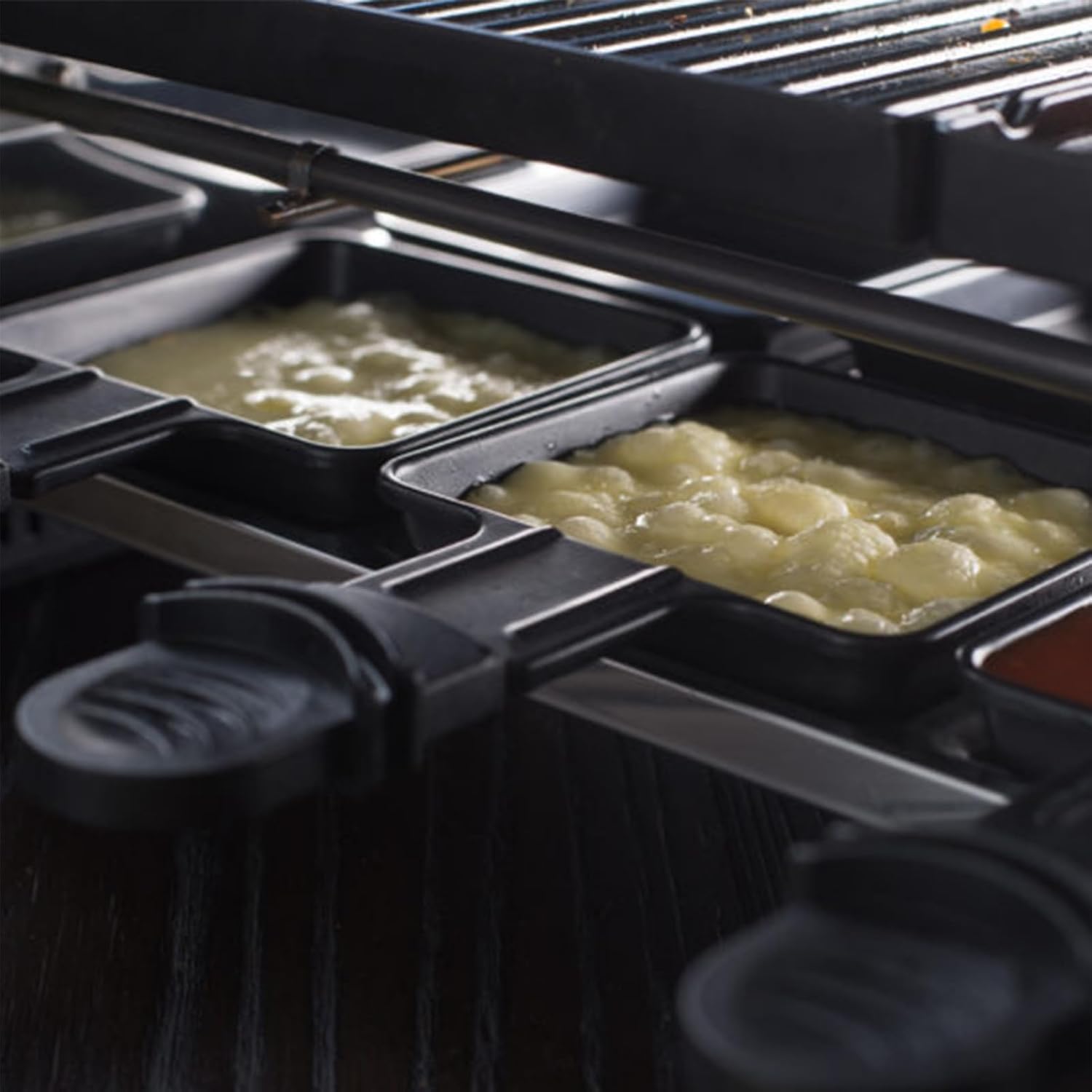 Poêlon raclette – set 4 pièces antiadhésif avec spatule – fromage fondu, œuf, triangulaire