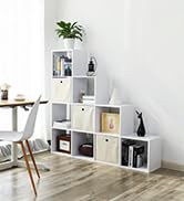 L'étagère modulaire en forme de cube est un excellent moyen de ranger des livres et d'autres objets.