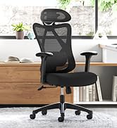 la chaise est conçue pour être confortable et confortable.