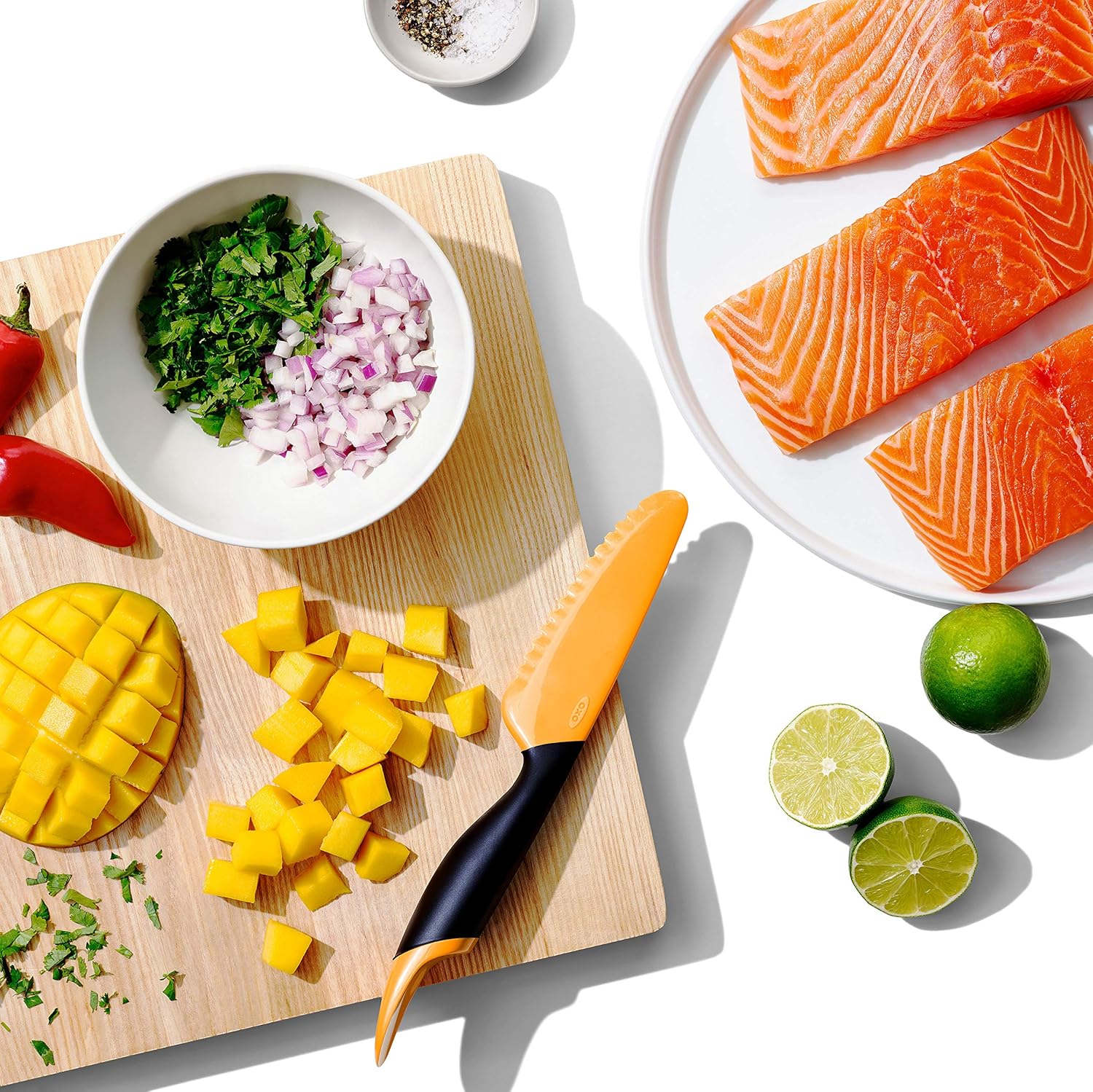 OXO Good Grips – Trancheuse à mangue avec cuillère – 12cm – Noir et orange