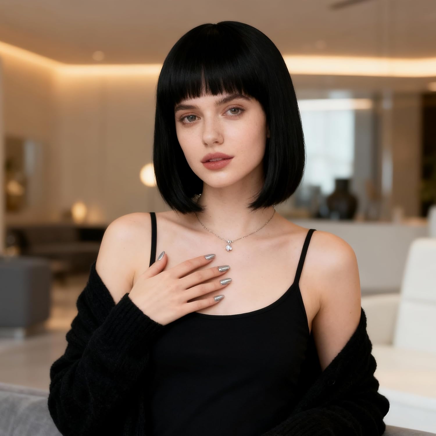 Perruque femme noire - carré court 35 cm - synthétique, bonnet ajustable