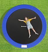 le trampoline est une façon amusante d'amener votre enfant au trampoline.