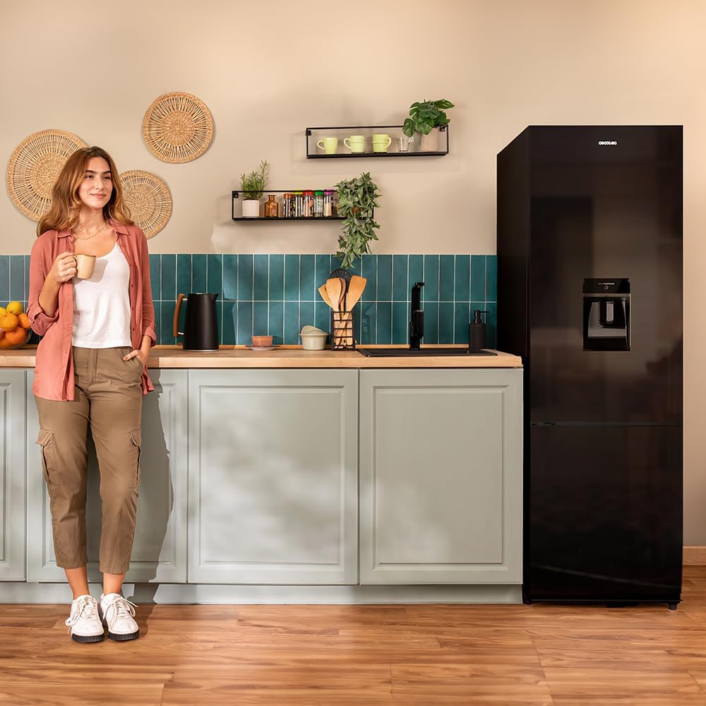 Cecotec - Bolero CoolMarket Combi 250 - 250L, No Frost, distributeur eau, porte réversible, LED, classe D, WD Black Glas