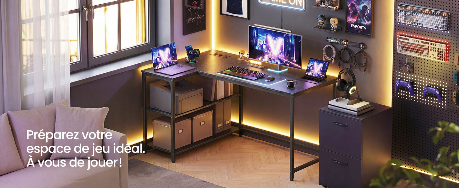 Le texte se lit comme suit : « Vous de jouer ! » et « Préparez votre espace de jeu idéal ». Plusieurs photos montrant des configurations de salles de jeux avec éclairage LED, moniteurs et mobilier de jeu.