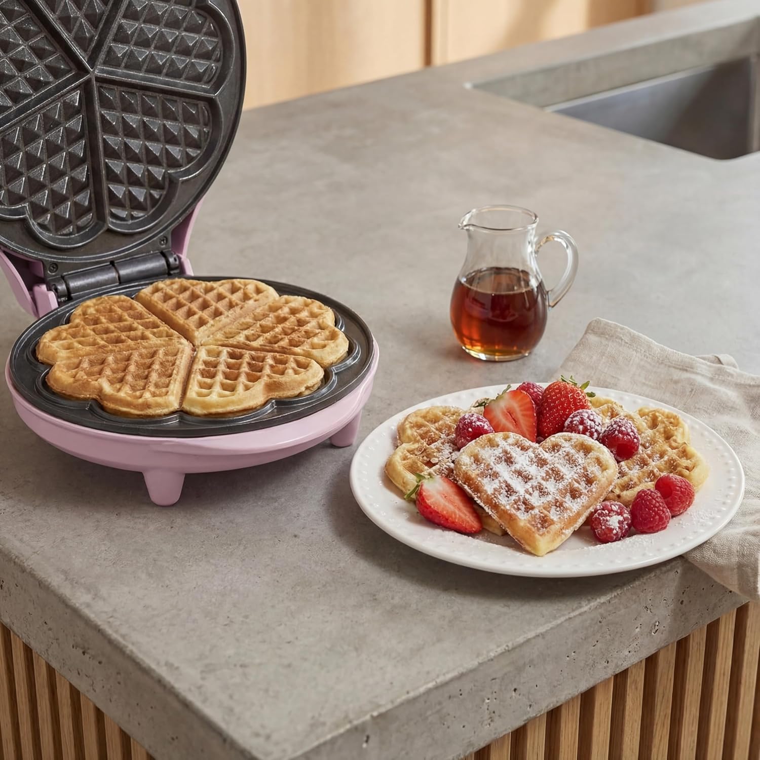 Bestron - Gaufrier rétro cœur, 700W, antiadhésif, rose, compact