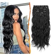 Série d'extensions de cheveux ondulées noires à clipser présentées dans différentes vues. Extensions affichées à la fois individuellement et telles qu'elles sont portées, montrant leur texture et leur volume.