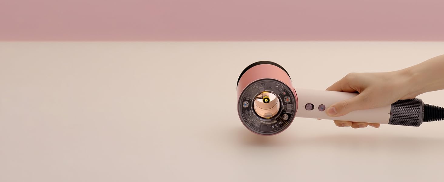 Le Dyson Supersonic Nural est posé sur une table, activant le mode de mise en veille automatique.