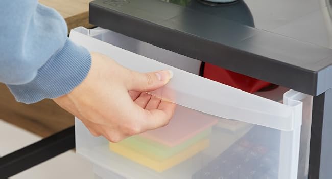 Le texte se lit comme suit : « Image 5 ». La séquence montrant des mains appliquant ou positionnant quelque chose sur une surface claire semble être une démonstration.