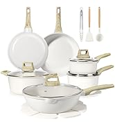 Ensemble d'ustensiles de cuisine en céramique blanche avec poignées dorées, comprenant des casseroles, des poêles et des couvercles assortis de différentes tailles disposés sur fond blanc.