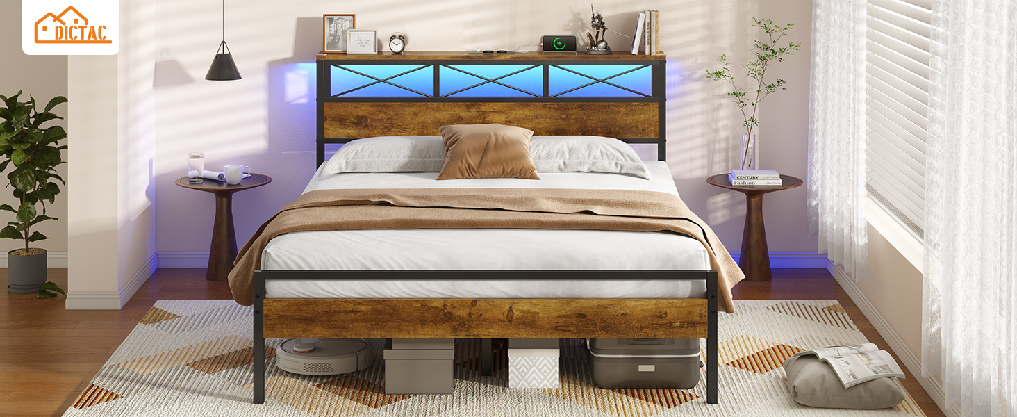 Aménagement de chambre moderne comprenant un lit plateforme avec des lampes LED bleues sur la tête de lit, un cadre en bois et une literie contemporaine dans des tons neutres.