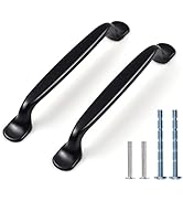 Deux poignées d'armoire en métal noir aux extrémités incurvées. Quatre vis argentées et bleues de différentes longueurs incluses pour l'installation.