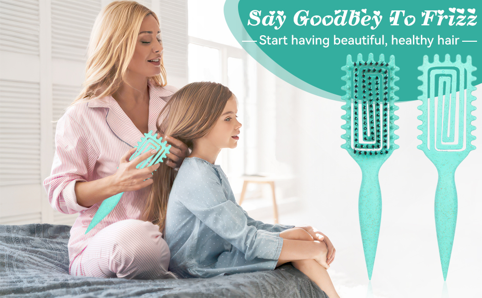 Le texte se lit comme suit : « Commencez à avoir de beaux cheveux en bonne santé ». Ensemble de brosses à cheveux vert menthe avec des détails de motifs décoratifs présentés dans plusieurs vues.