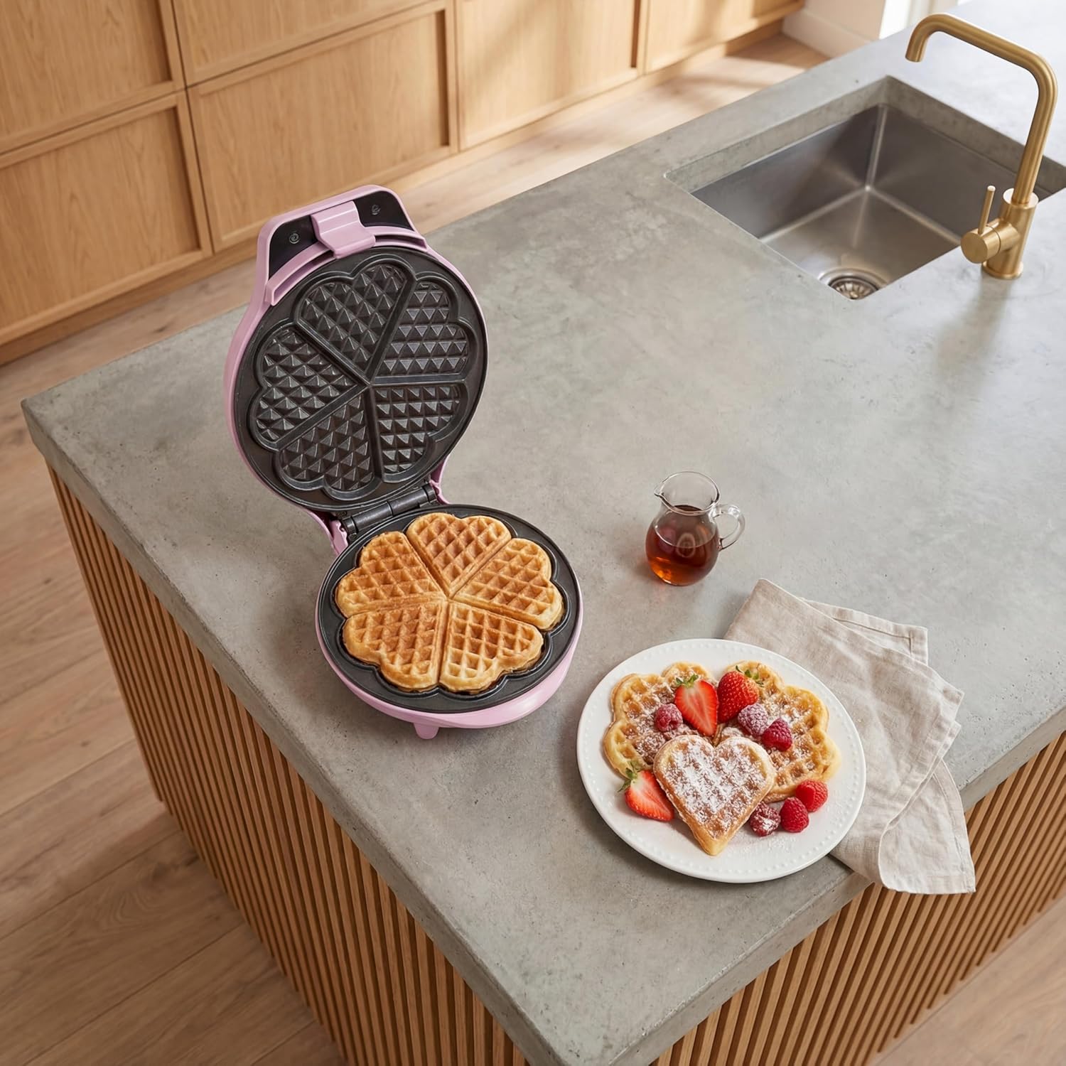 Bestron - Gaufrier rétro cœur, 700W, antiadhésif, rose, compact
