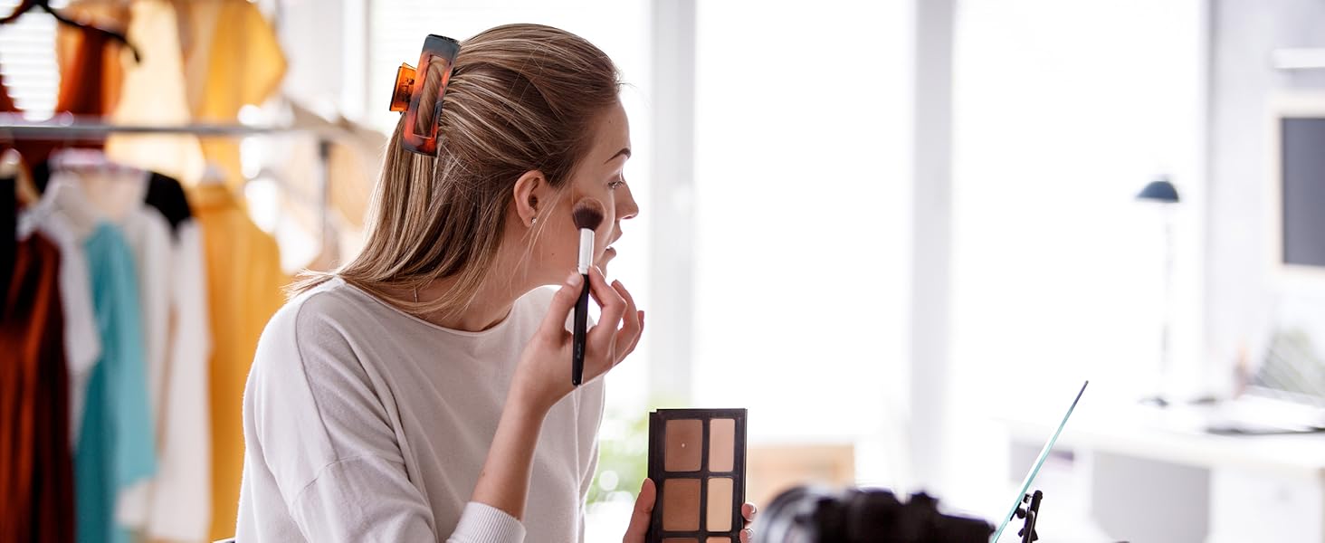 aux personnes aux cheveux épais