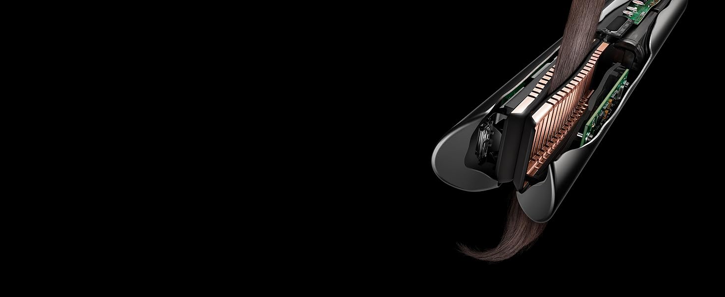 Gros plan sur les plaques en alliage des lisseurs Dyson Corrale.