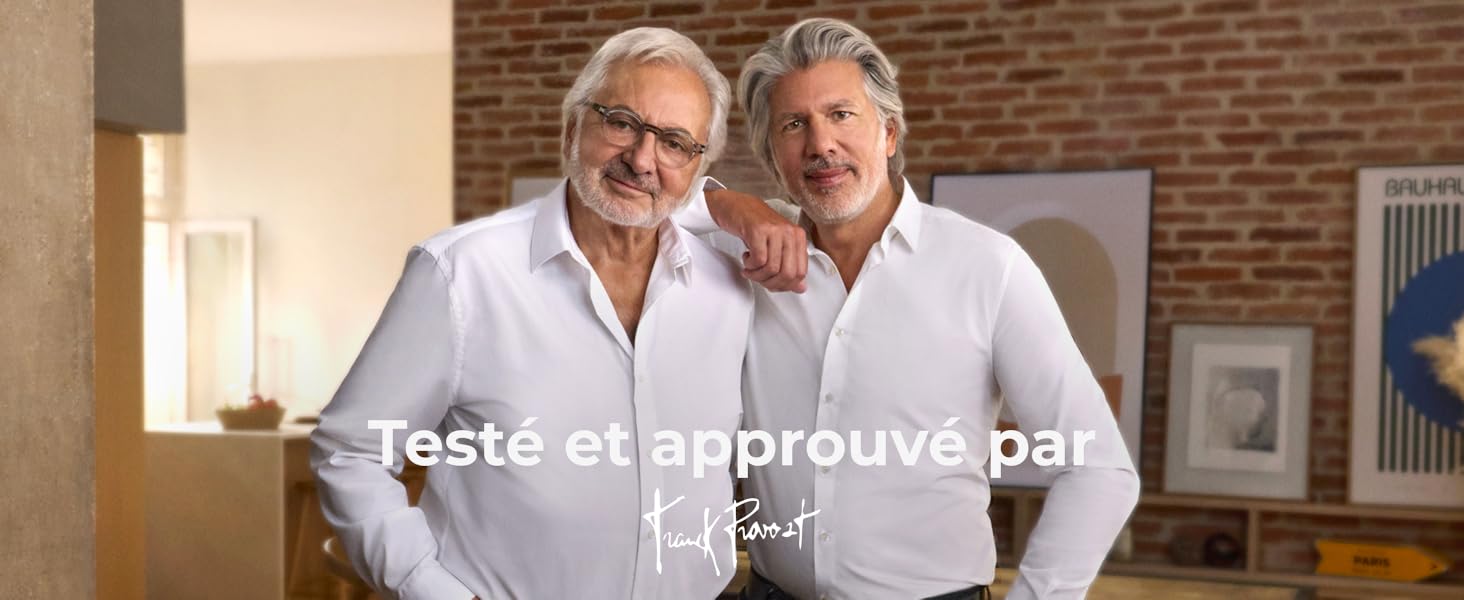 Le texte se lit comme suit : « Testé et approuvé par ». Décor intérieur montrant deux personnes en chemises blanches.