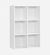 avec une étagère sur fond blanc