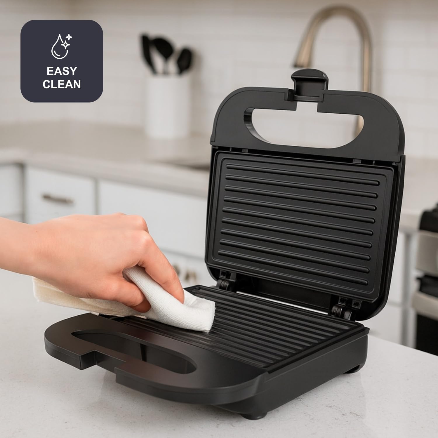 BLACK+DECKER - machine à sandwich compacte - 750W - plaques grill 21,5x12,5cm - antiadhésives - BXSA752