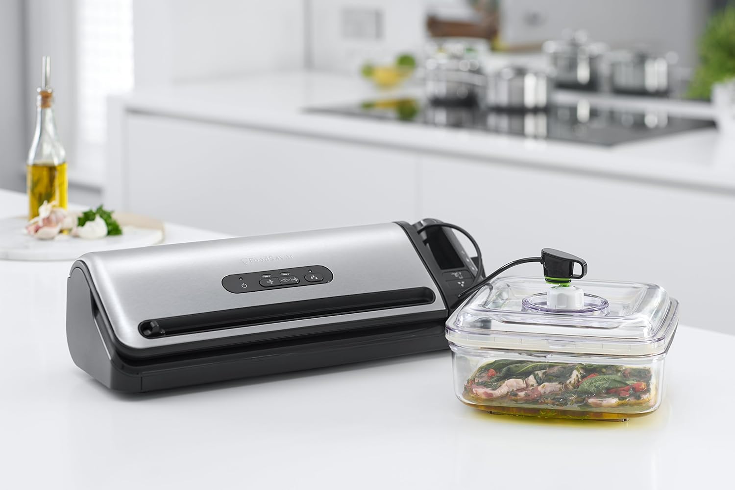 FoodSaver - machine sous vide série FFS - compacte, rangement rouleau intégré, marinage, sacs inclus - FFS017X