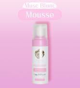 Cette image peut contenir des bouteilles de cosmétiques et de déodorant